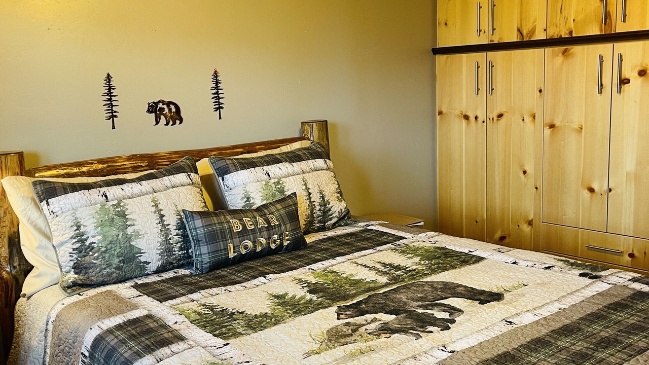 Photo of Bedroom in Island Park