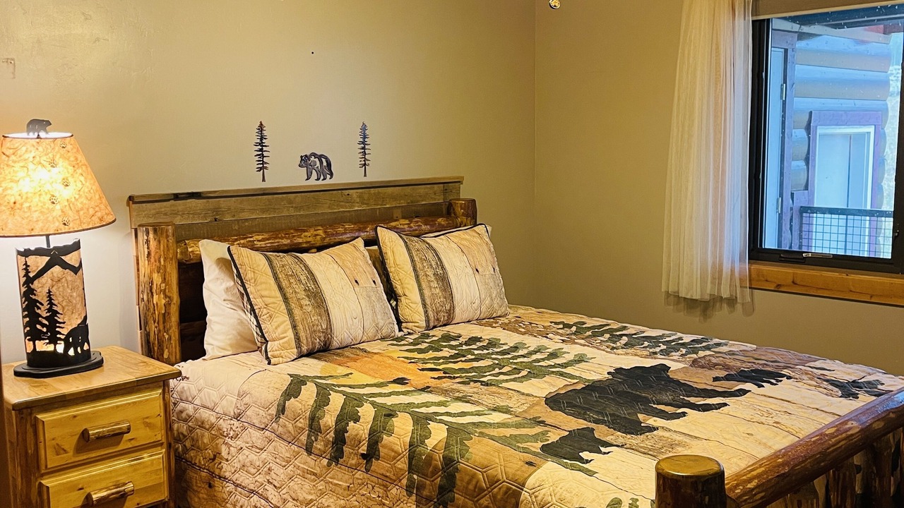 Photo of Bedroom in Island Park