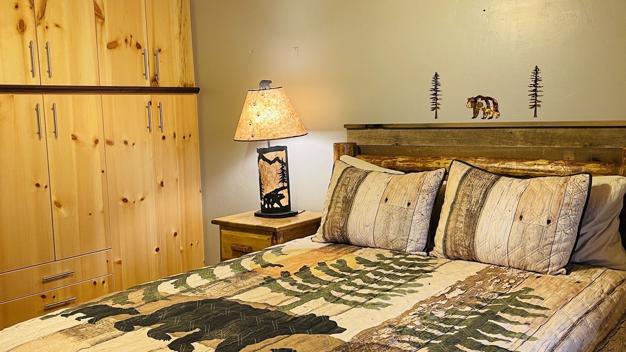 Photo of Bedroom in Island Park