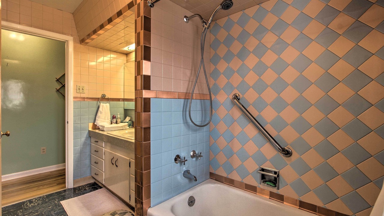 Photo of Bathroom in Anaconda