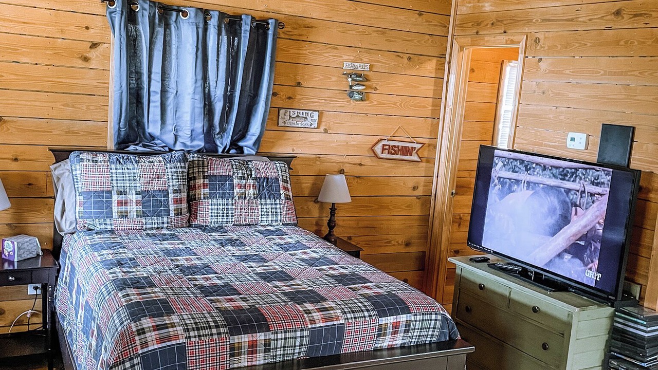 Photo of Bedroom in Lucedale