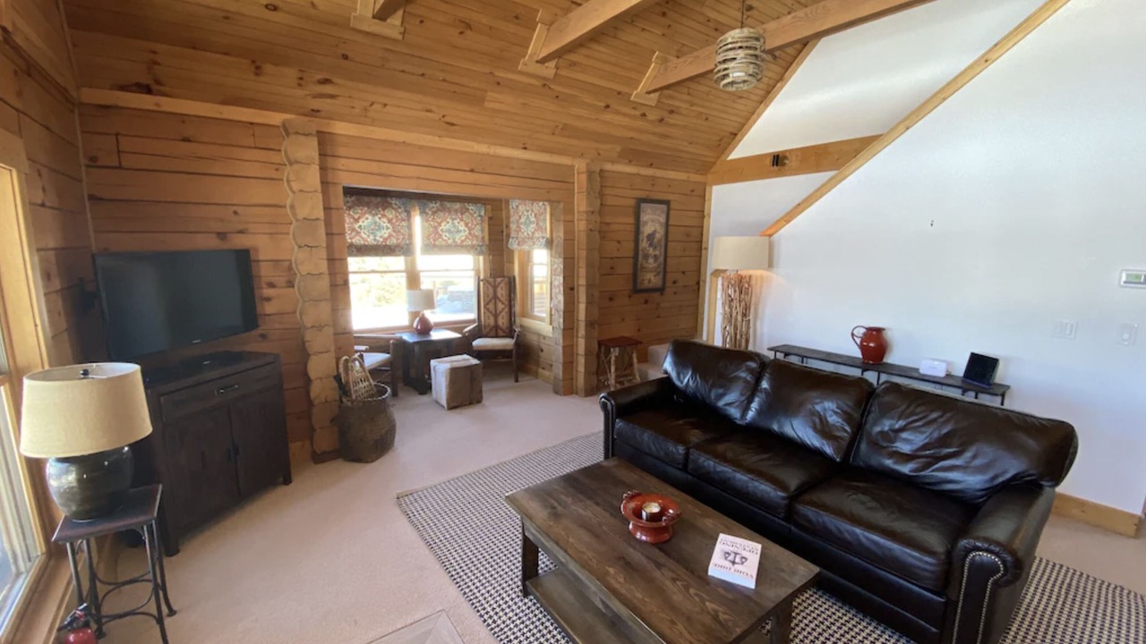Photo of Livingroom in Gallatin Gateway