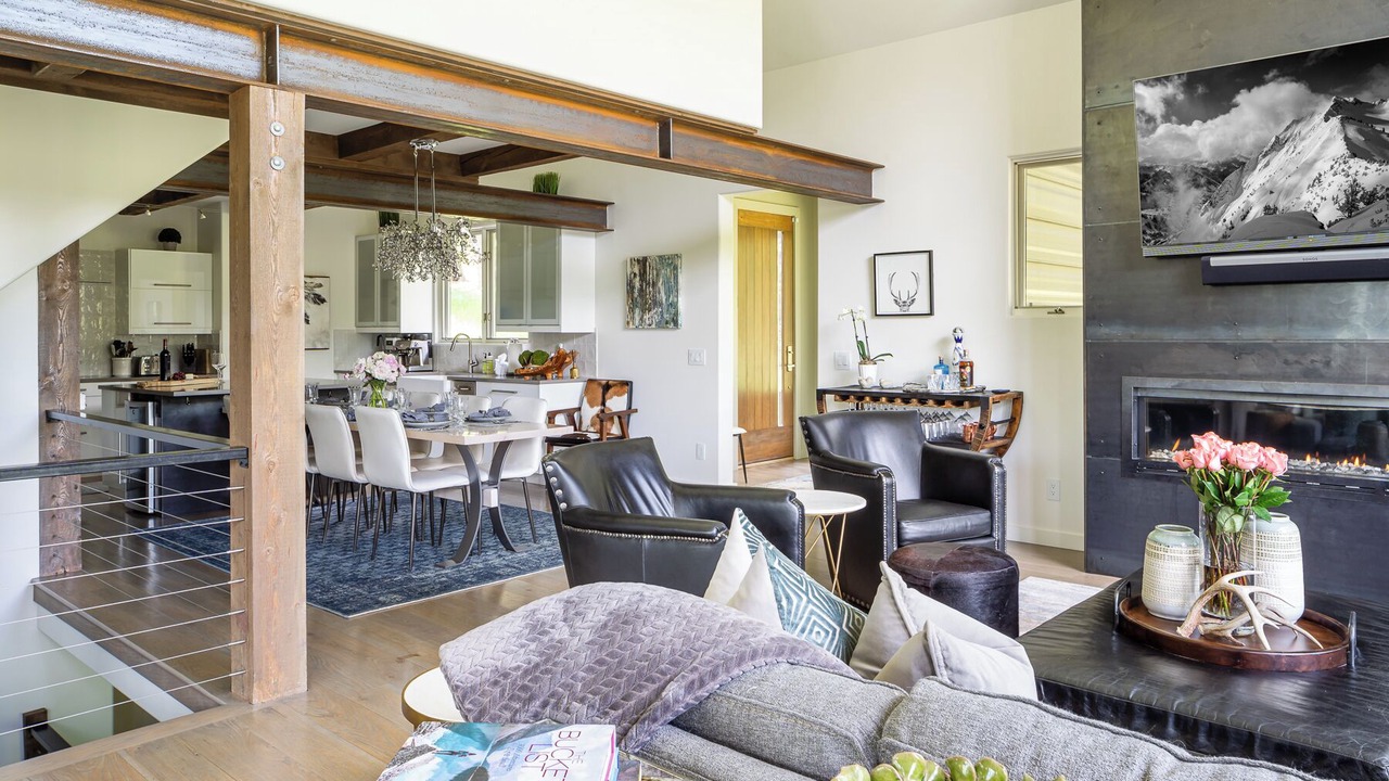 Photo of Livingroom in Big Sky