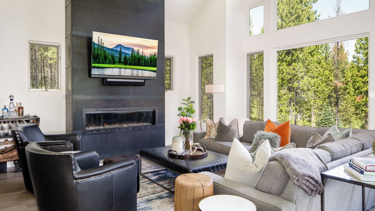 Photo of Livingroom in Big Sky