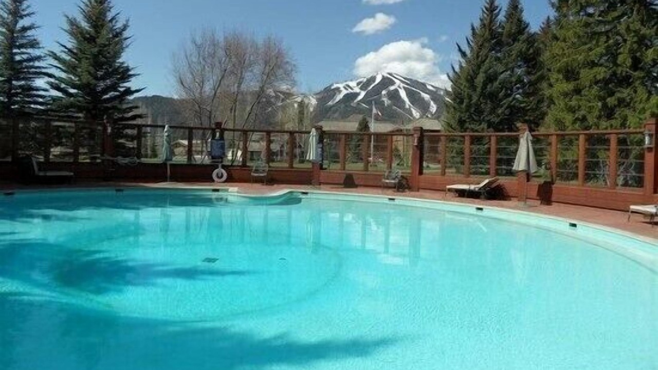 Photo of Outdoor in Elkhorn