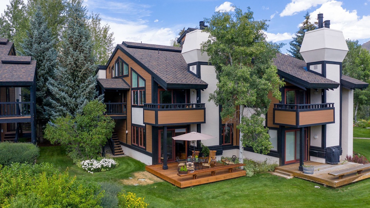 Photo of Outdoor in Elkhorn