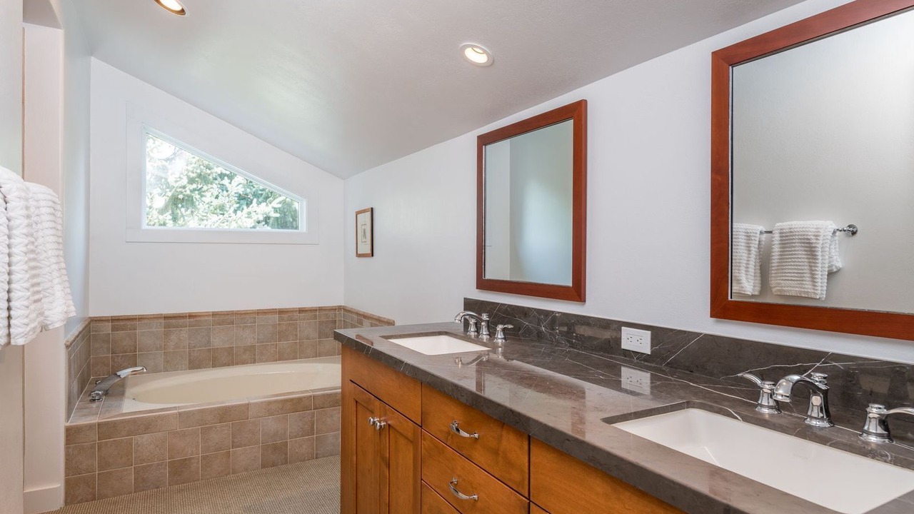 Photo of Bathroom in Elkhorn