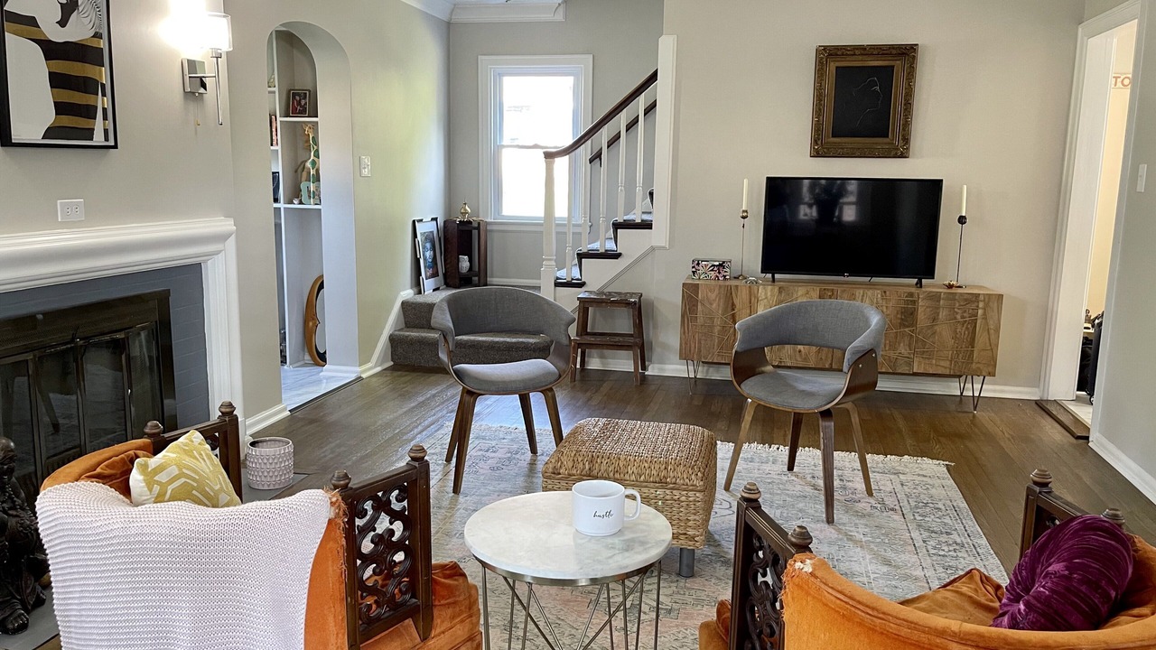 Photo of Livingroom in Youngstown