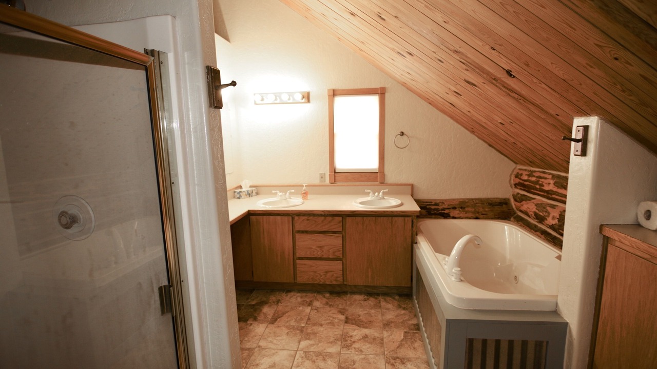 Photo of Bathroom in Blanding