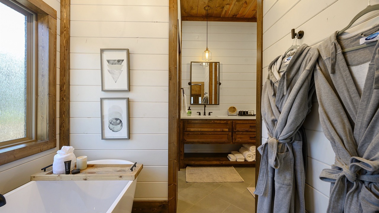 Photo of Bathroom in Hochatown