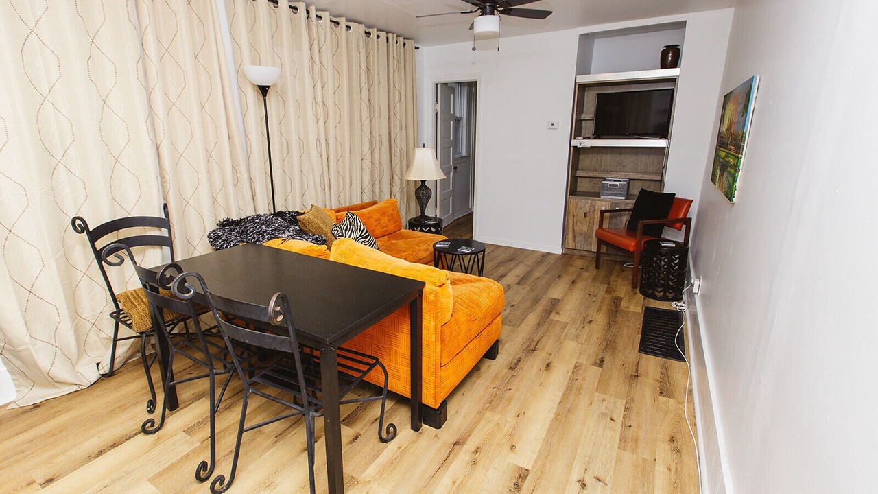 Photo of Livingroom in Willoughby