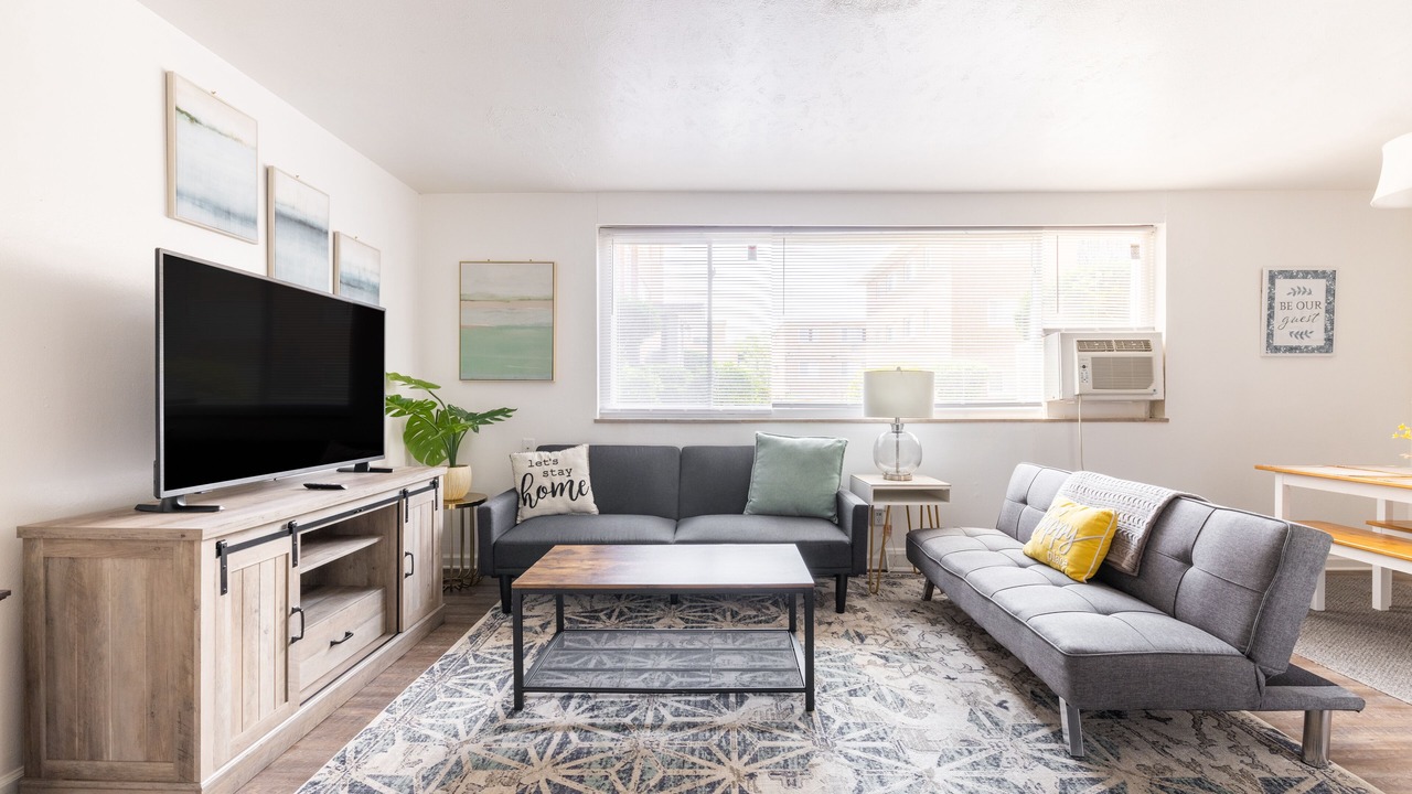 Photo of Livingroom in Fairview Park