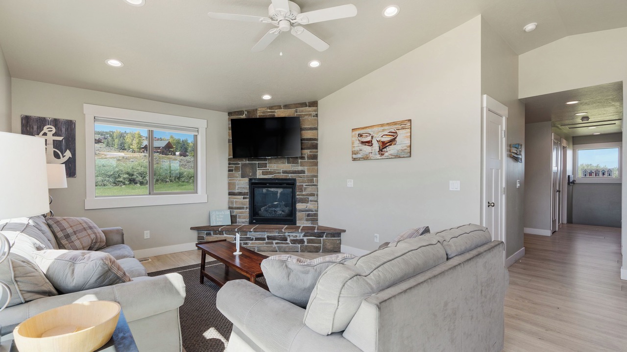 Photo of Livingroom in Sweetwater
