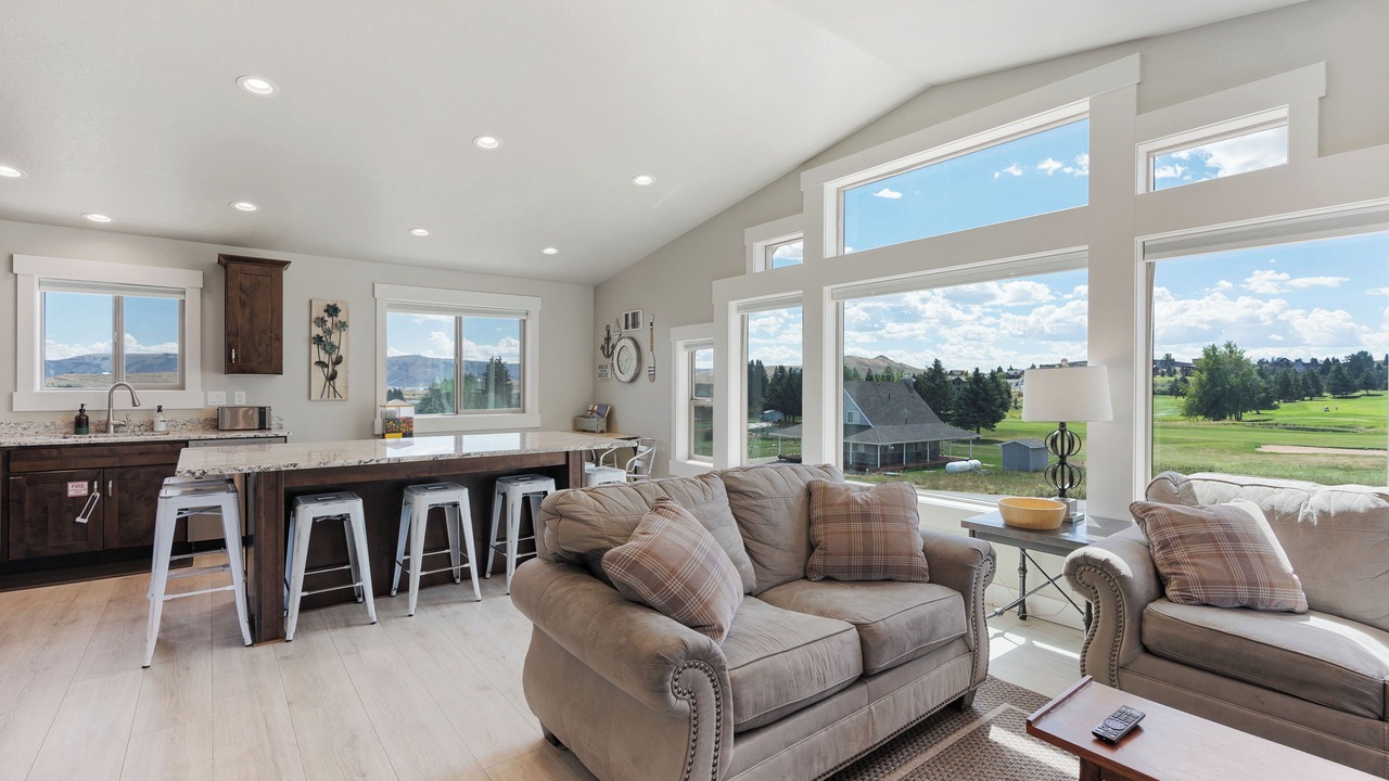 Photo of Livingroom in Sweetwater