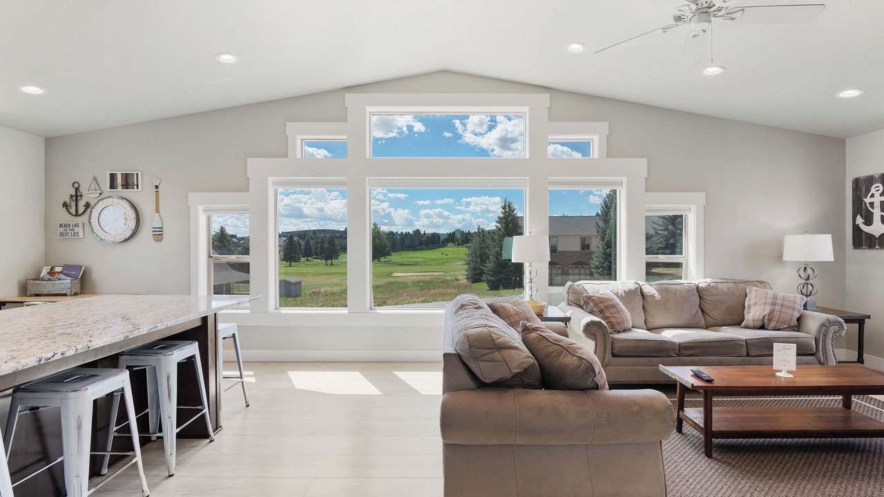 Photo of Livingroom in Sweetwater