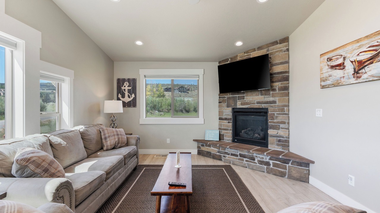 Photo of Livingroom in Sweetwater