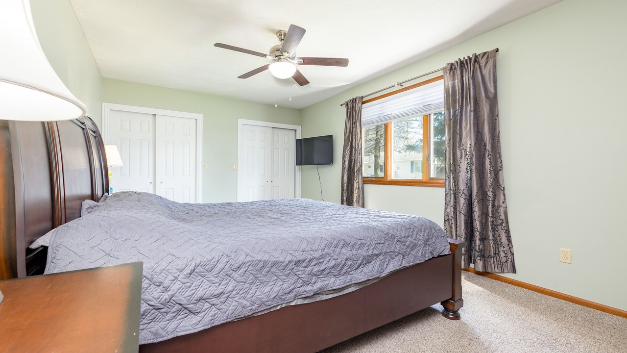 Photo of Bedroom in Lakeview