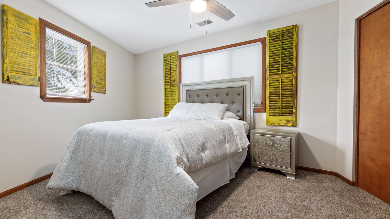 Photo of Bedroom in Lakeview