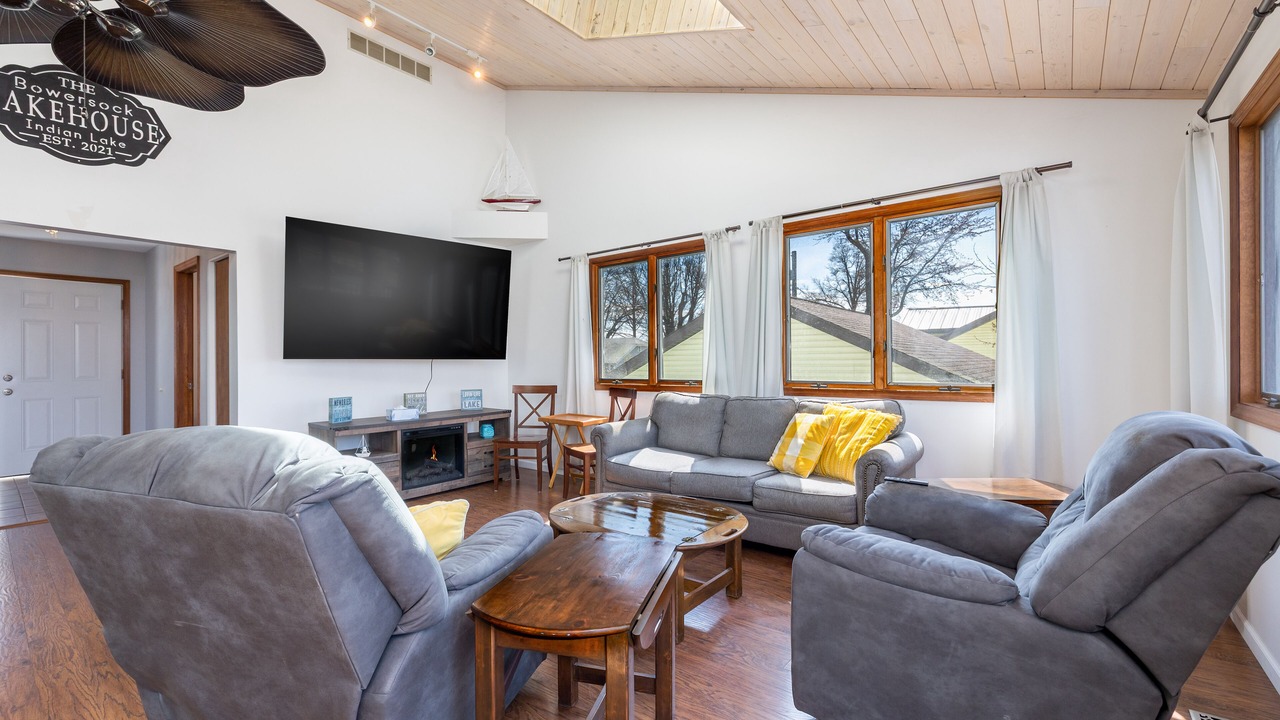 Photo of Livingroom in Lakeview