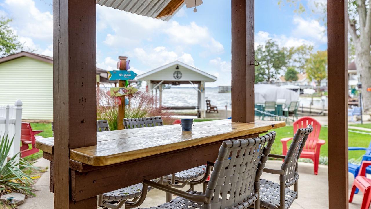 Photo of Outdoor in Lakeview