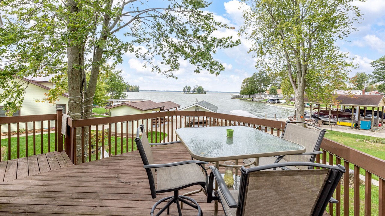 Photo of Outdoor in Lakeview