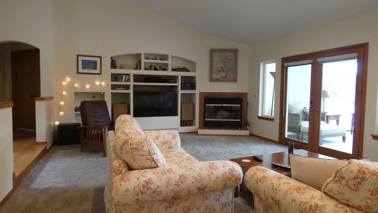 Photo of Livingroom in Lake Goodwin