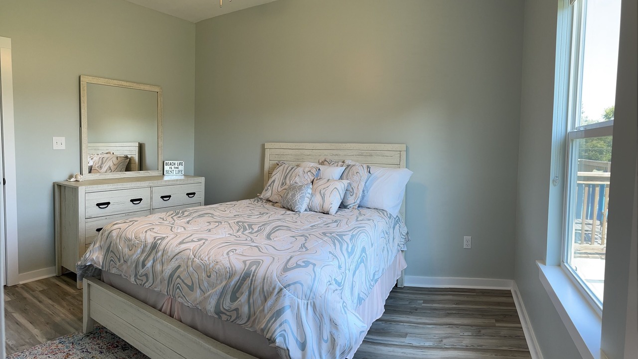 Photo of Bedroom in Henderson Point