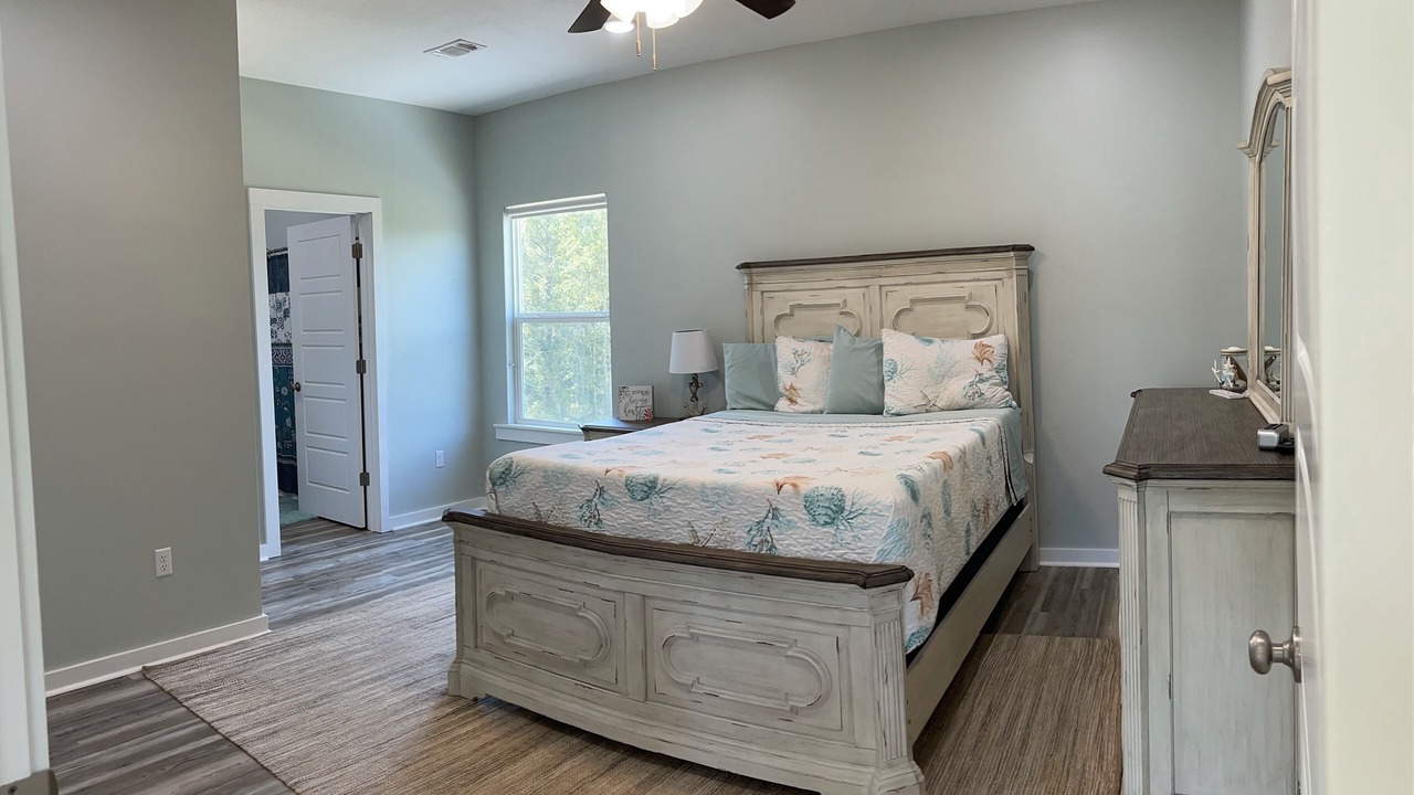 Photo of Bedroom in Henderson Point
