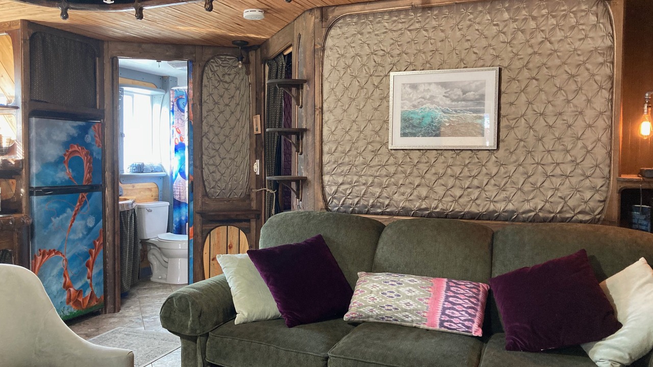 Photo of Livingroom in University District
