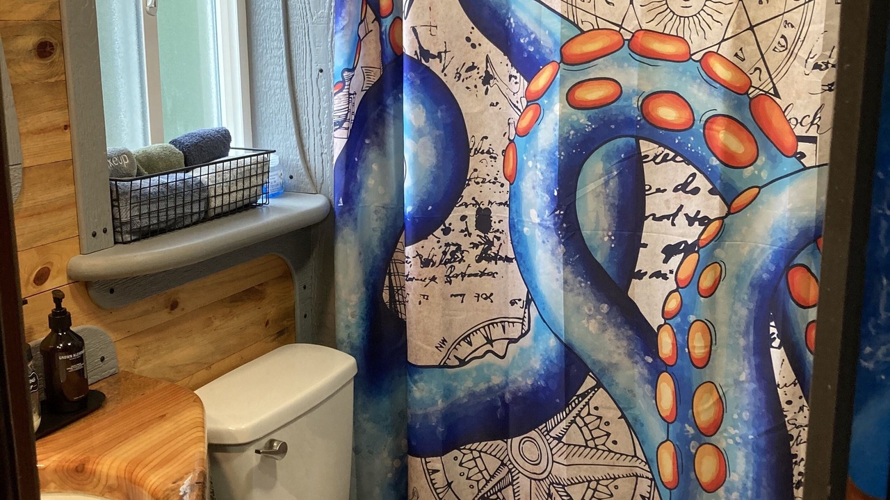 Photo of Bathroom in University District
