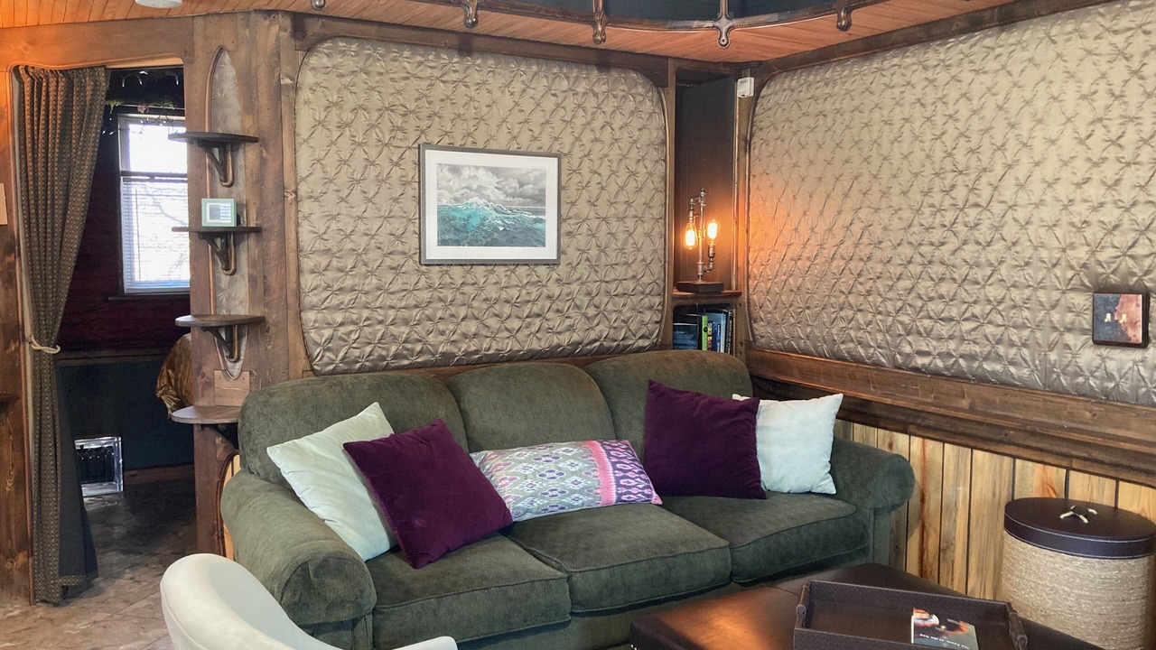 Photo of Livingroom in University District