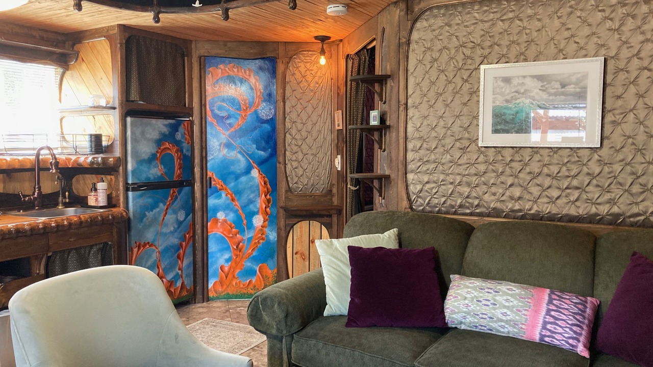 Photo of Livingroom in University District