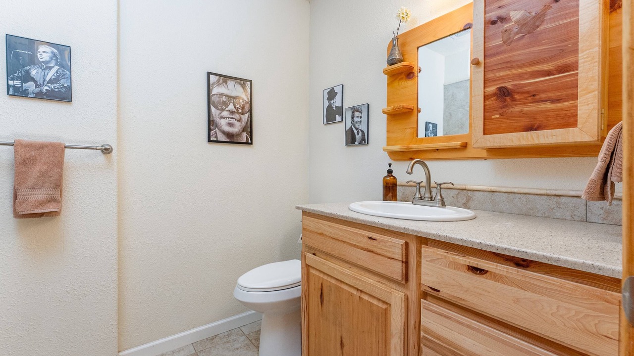 Photo of Bathroom in Central Rim