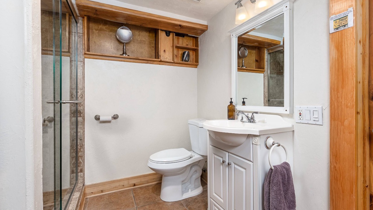 Photo of Bathroom in Central Rim
