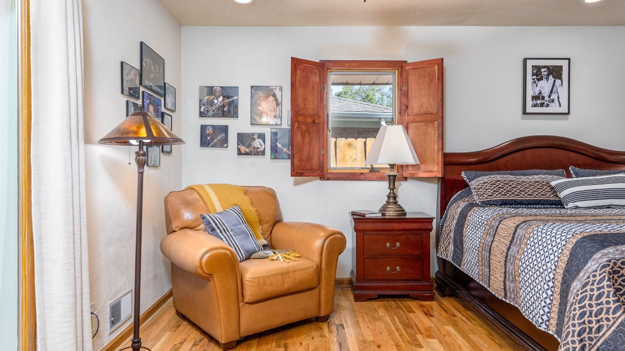 Photo of Bedroom in Central Rim