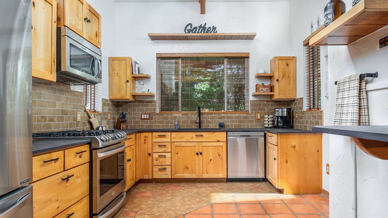 Photo of Kitchen in Central Rim