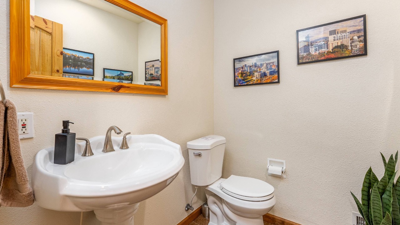 Photo of Bathroom in Central Rim