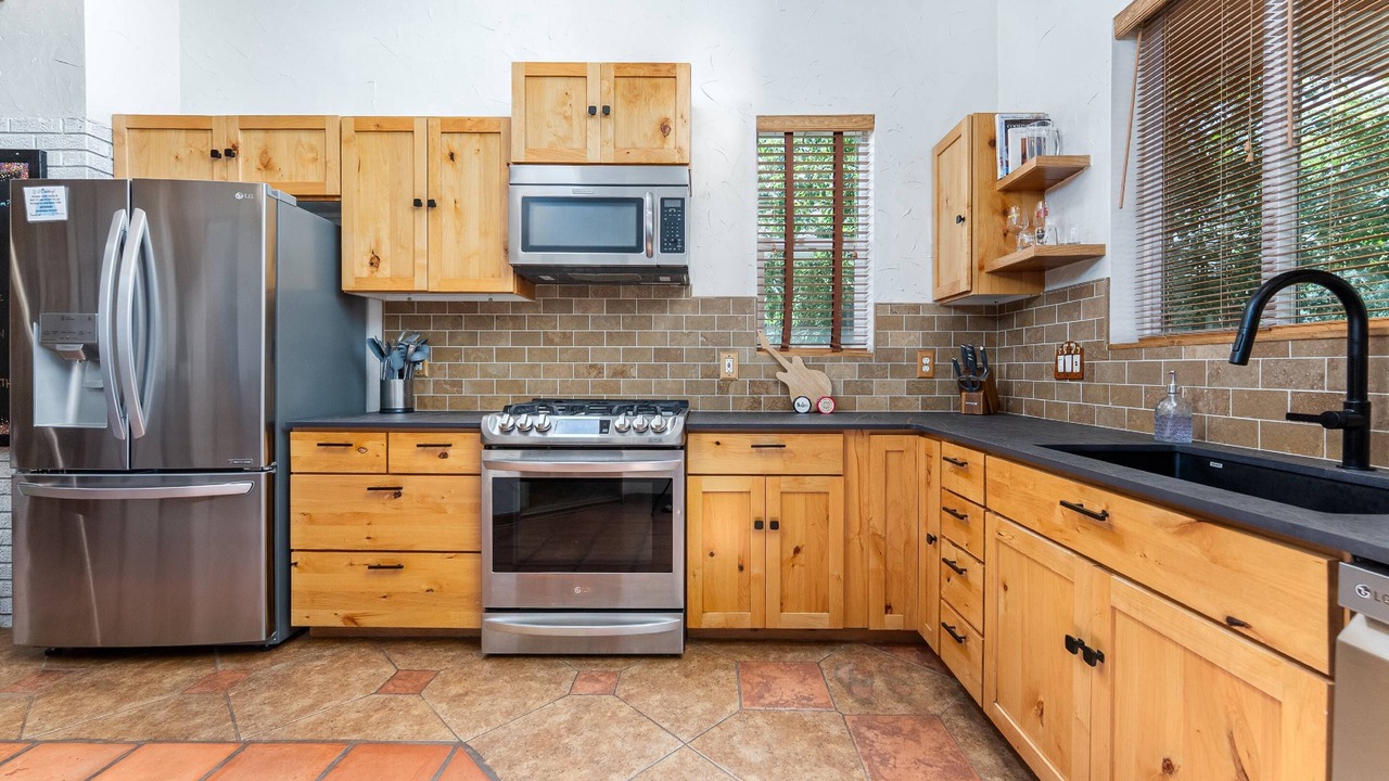 Photo of Kitchen in Central Rim