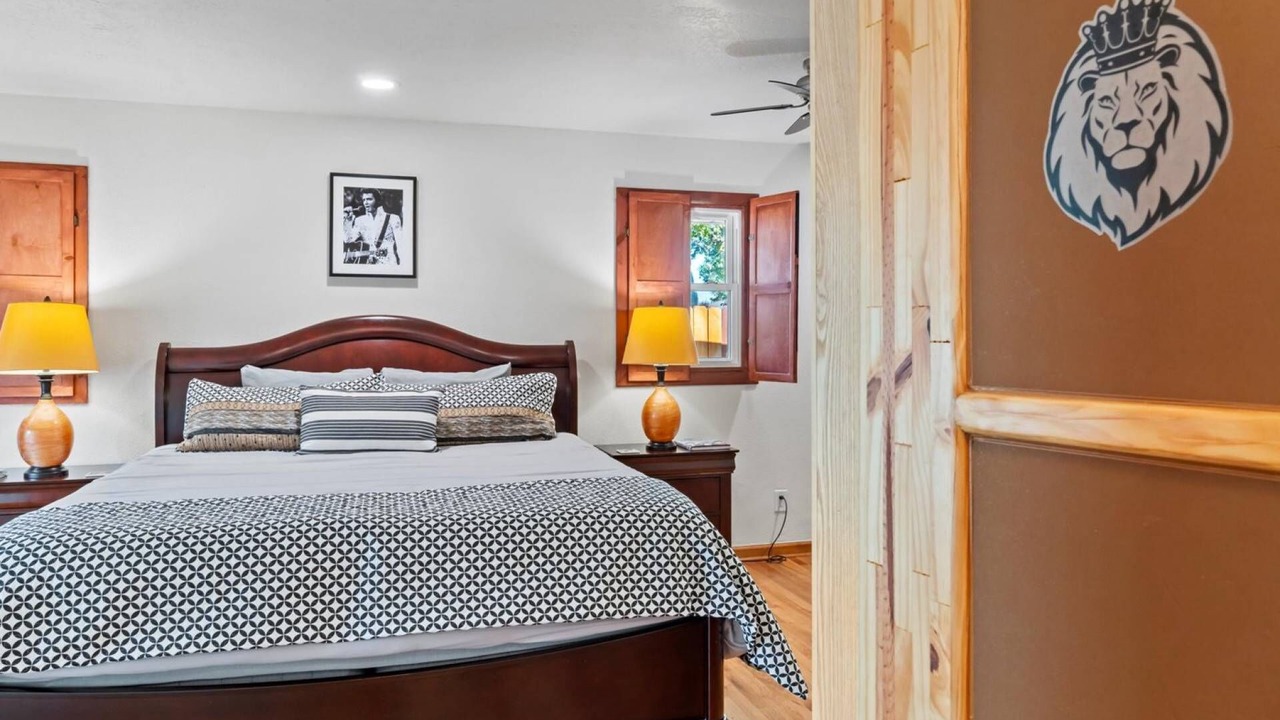 Photo of Bedroom in Central Rim