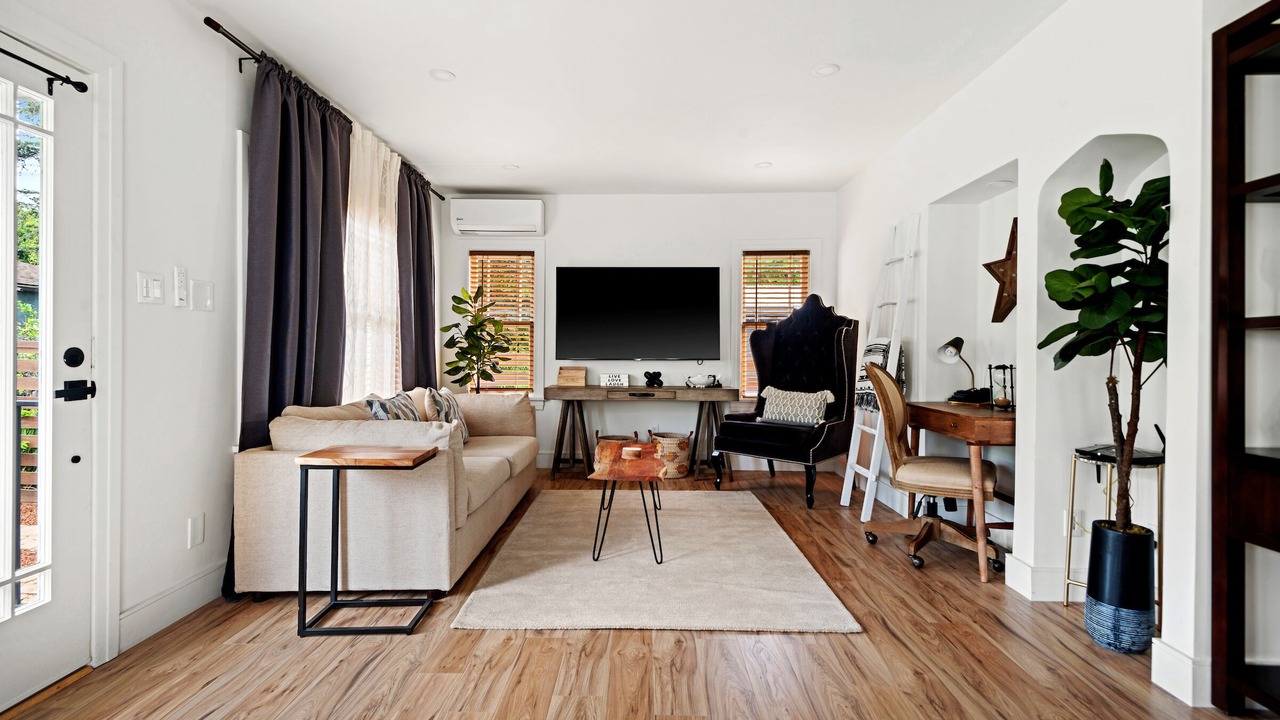 Photo of Livingroom in Carlson Park