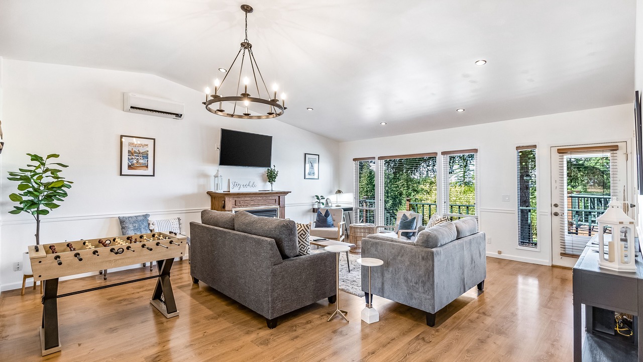 Photo of Livingroom in Clarksville