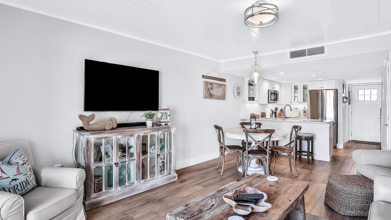 Photo of Livingroom in Crescent Beach