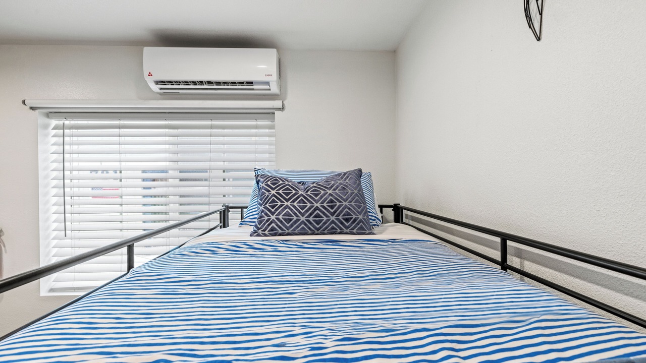 Photo of Bedroom in Mission Beach