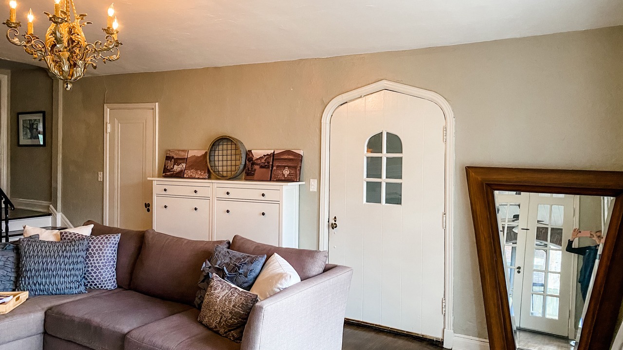 Photo of Livingroom in Central Gardens