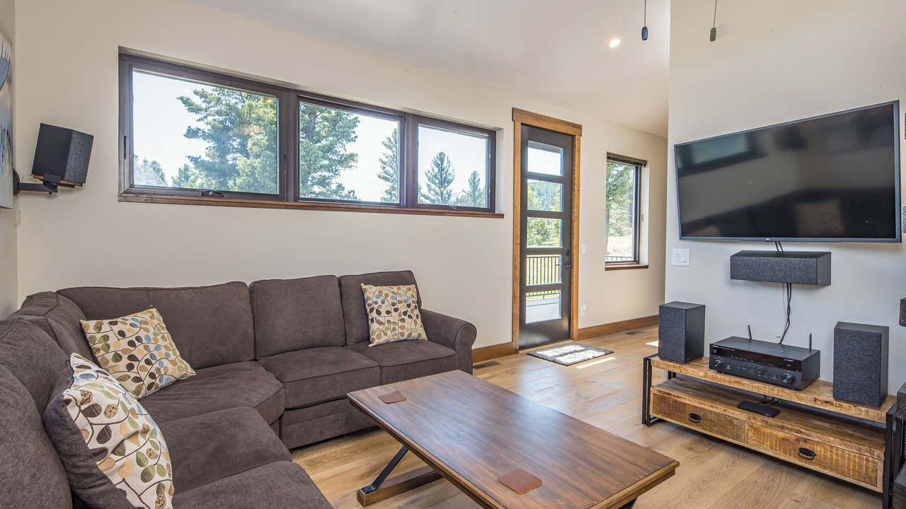 Photo of Livingroom in Antler Ridge