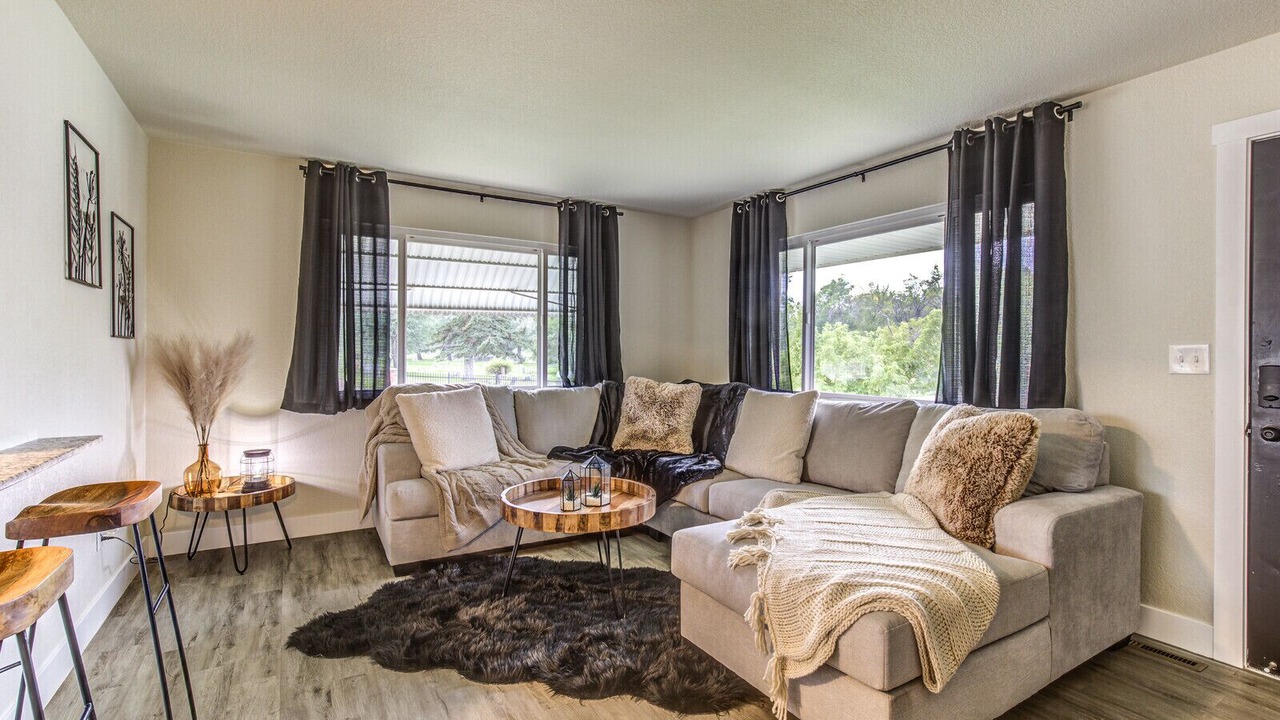 Photo of Livingroom in Laramie