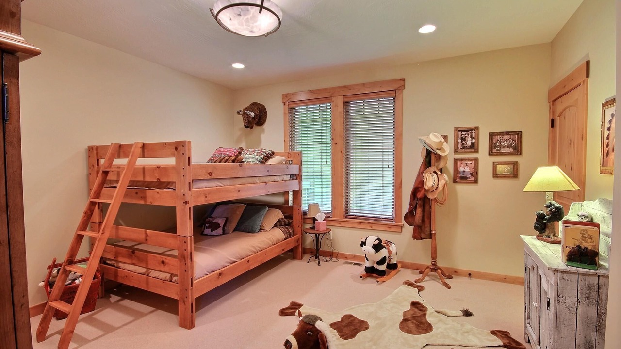 Photo of Bedroom in Victor