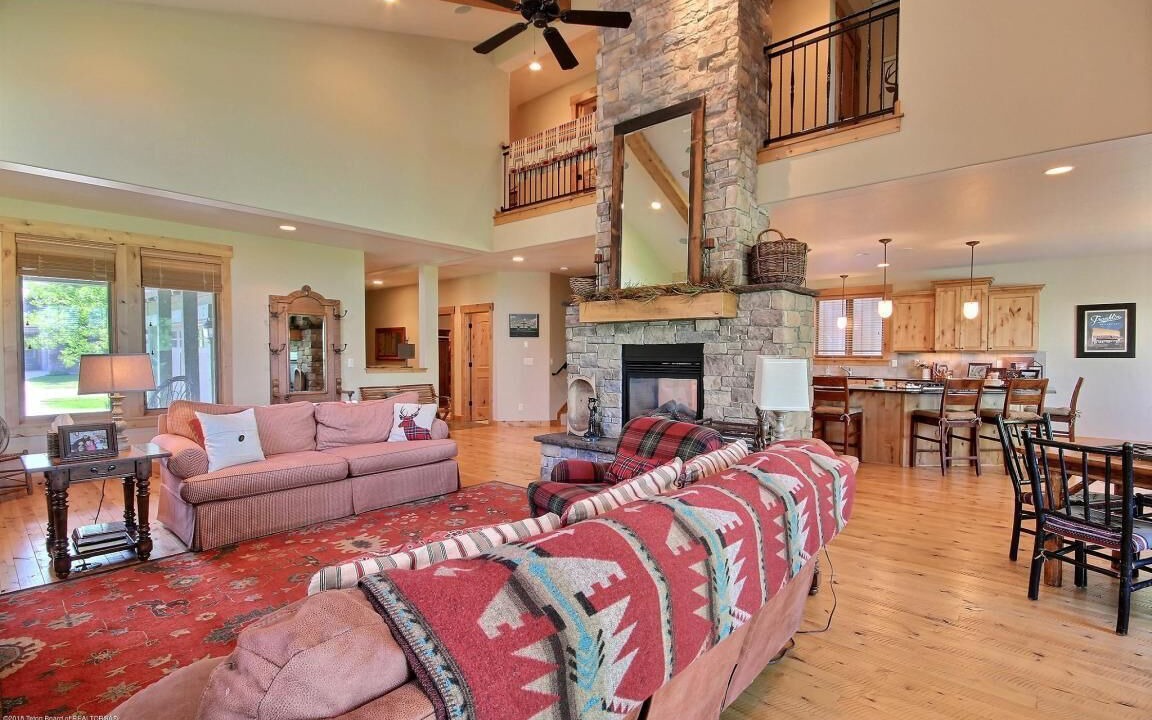 Photo of Livingroom in Victor