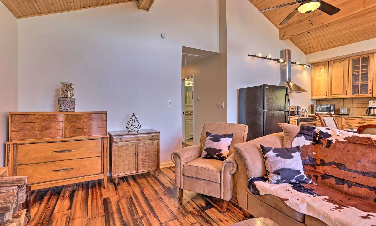 Photo of Livingroom in Long Pond