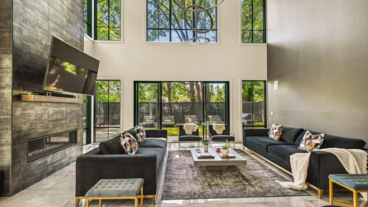 Photo of Livingroom in Westside